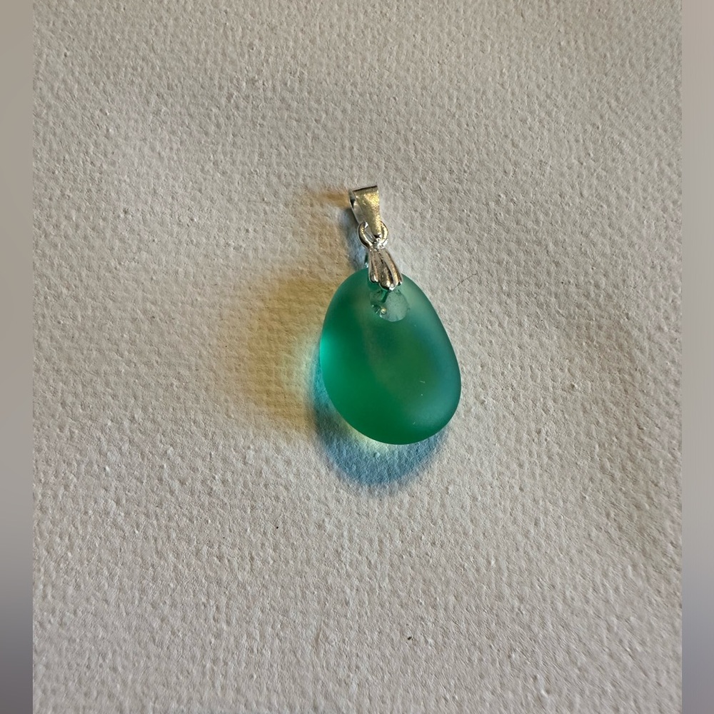 ARTISAN Green Sea Glass Sterling Silver Pendant 1” Overall Length - Picture 2 of 4